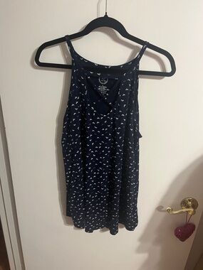 💜 XL Maurices Navy Tank Top with White and Dark Pink Tiny Bird Motif